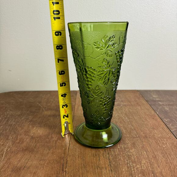 Vintage Anchor Hocking Avocado Green Grape Pattern Embossed Flower Vase‎ - Picture 6 of 9